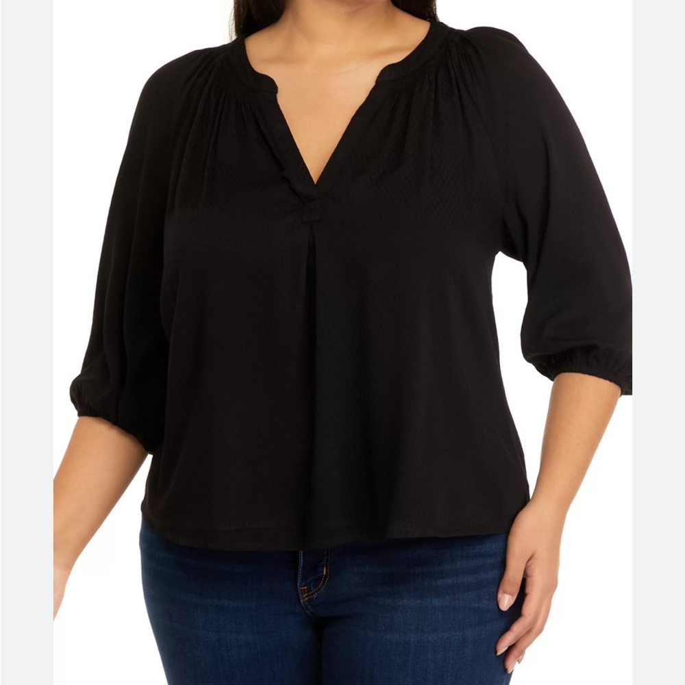 NWT Crown and Ivy Black Textured blouse